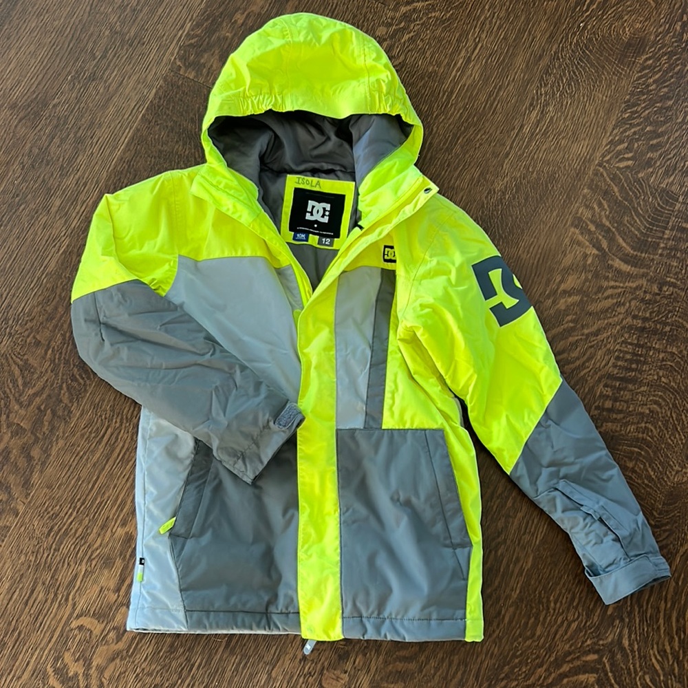 DC Boys size 12 ski/snowboard jacket like new worn 3 times